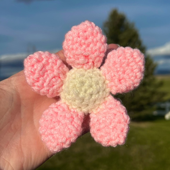 3/$20 Hand Crocheted Springtime Daisy Flower Keychain! - Picture 8 of 17